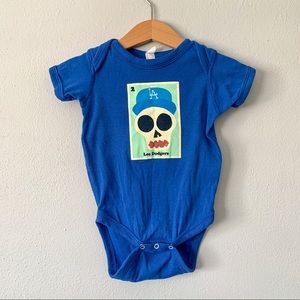 Los Dodgers onesie